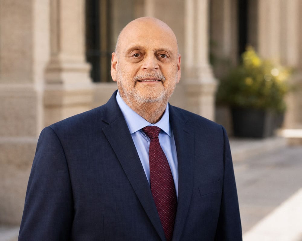 Ramiro J. Lluis, abogado de Lluis Law